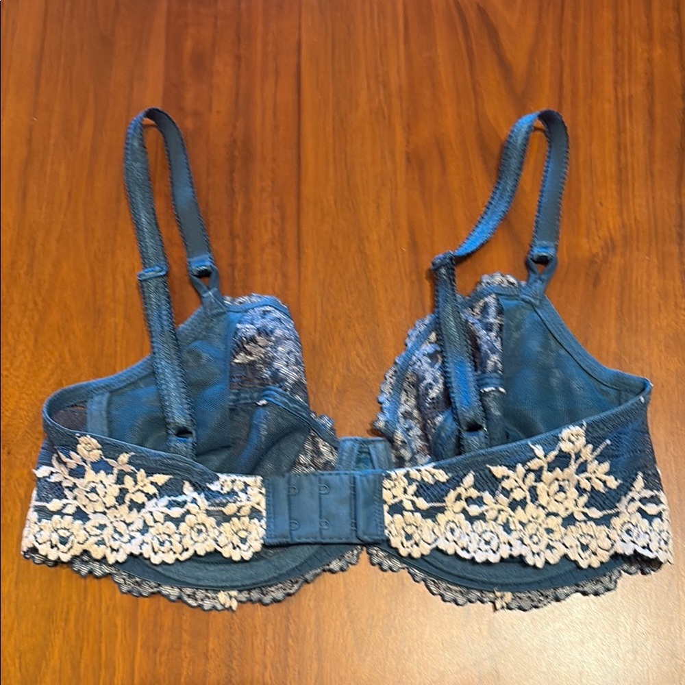 Lace Blue and White Bra - Picture 5 of 5